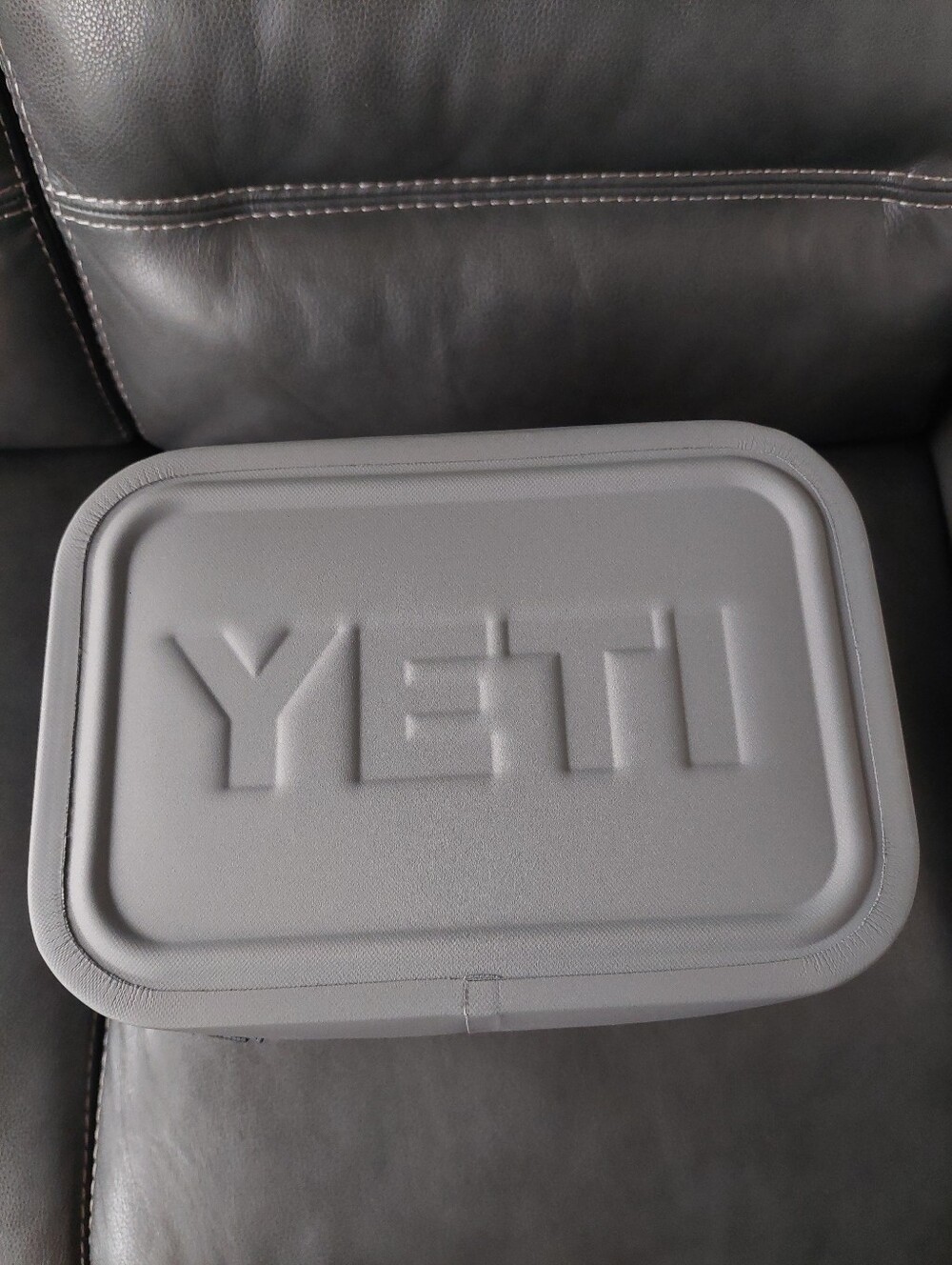 Yeti Navy and Gray Cooler New Without Tags - Picture 6 of 13
